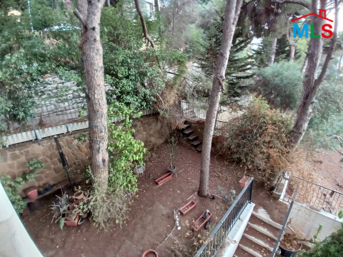 EXCLUSIVE! Charming Villa With Pool & Garden For Sale in Rabieh