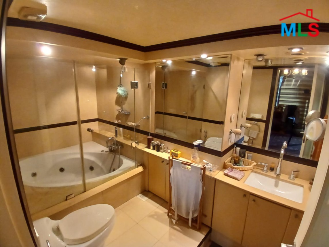 EXCLUSIVE! Charming Villa With Pool & Garden For Sale in Rabieh