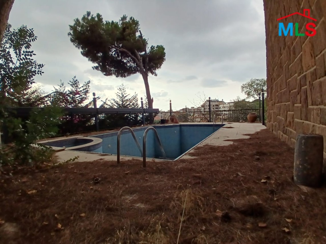EXCLUSIVE! Charming Villa With Pool & Garden For Sale in Rabieh