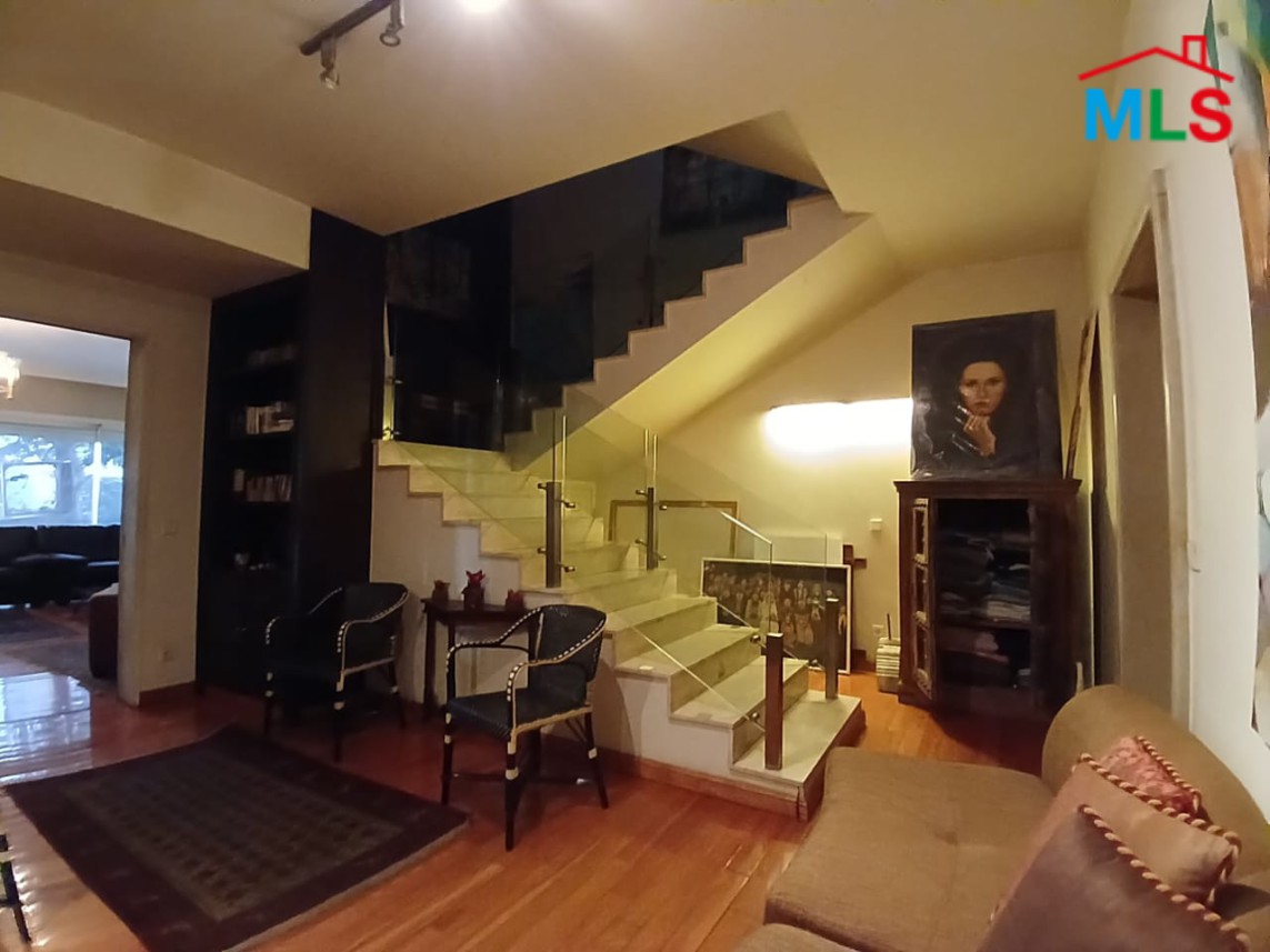 EXCLUSIVE! Charming Villa With Pool & Garden For Sale in Rabieh