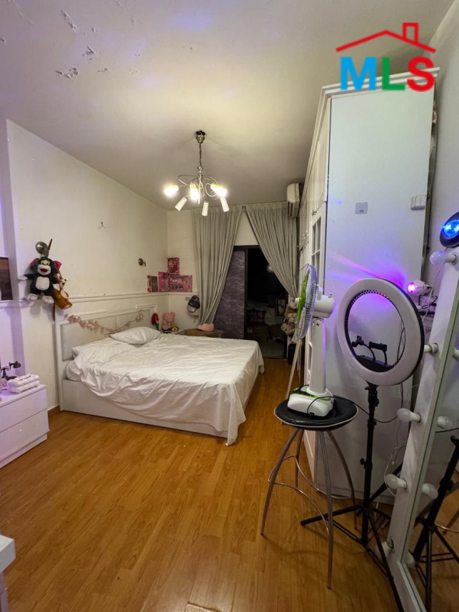 Spacious Apartment For Sale in Dawhit El Hoss