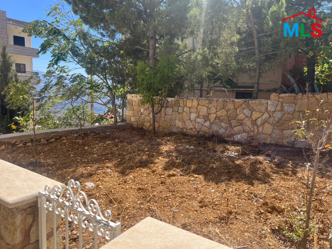 An Individual Building For Sale in Chanay, Bhamdoun