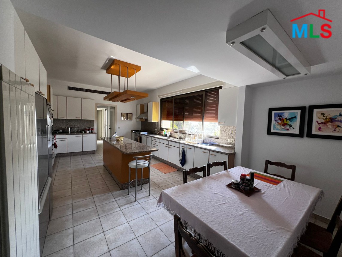 Luxurious Duplex with Terrace & Panoramic View For Sale in Yarzeh