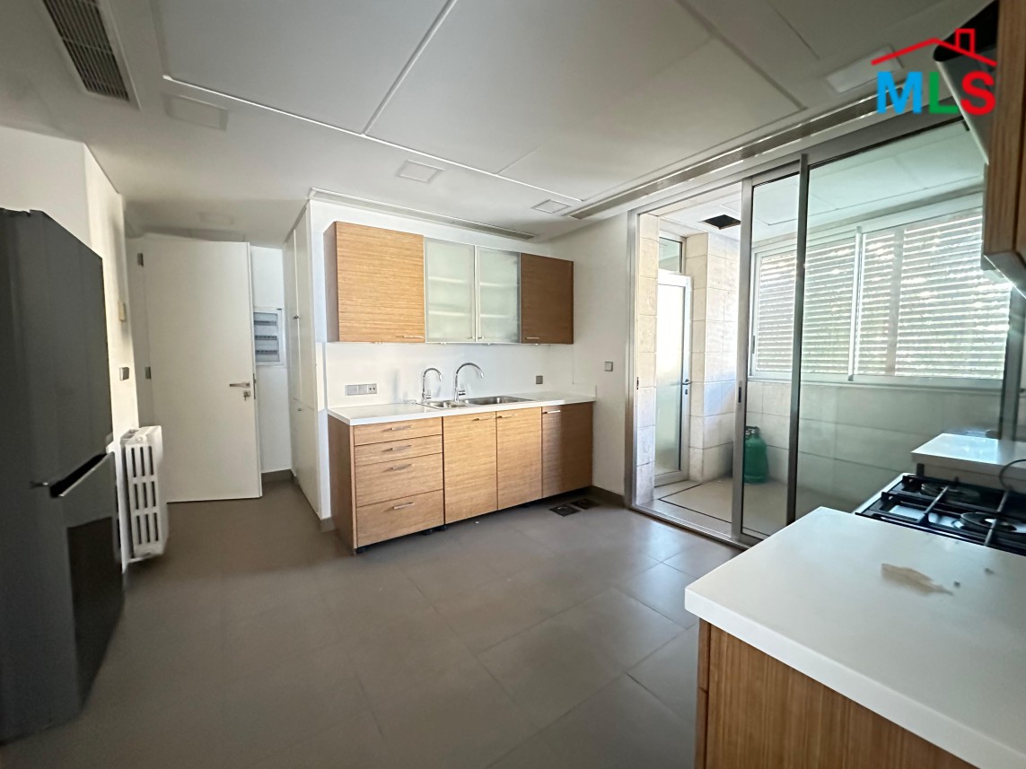 Elegant & Modern Apartment For Sale in Saifi Village