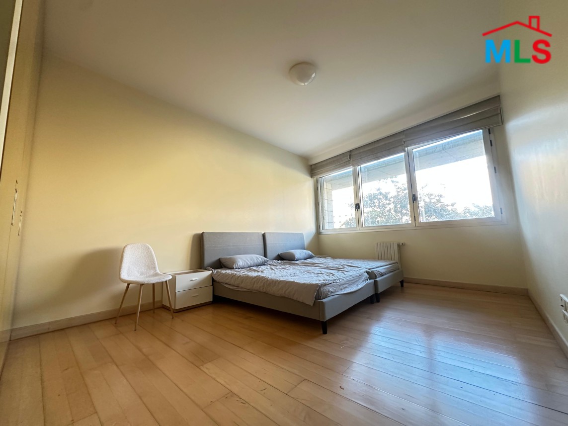 Elegant & Modern Apartment For Sale in Saifi Village