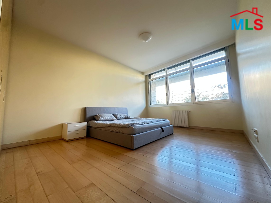 Elegant & Modern Apartment For Sale in Saifi Village