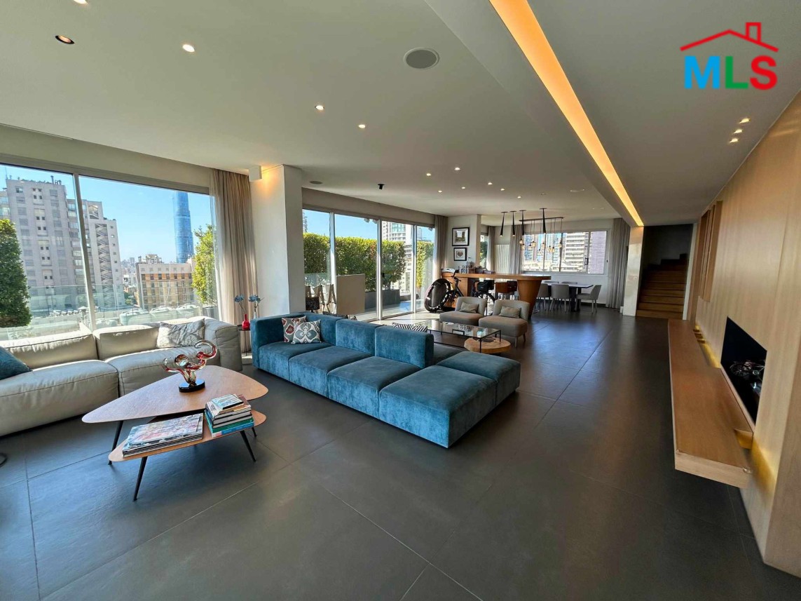 Penthouse with Terraces and Mountain City View For Sale in Achrafieh, Rizk