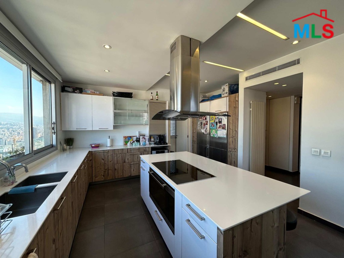 Penthouse with Terraces and Mountain City View For Sale in Achrafieh, Rizk