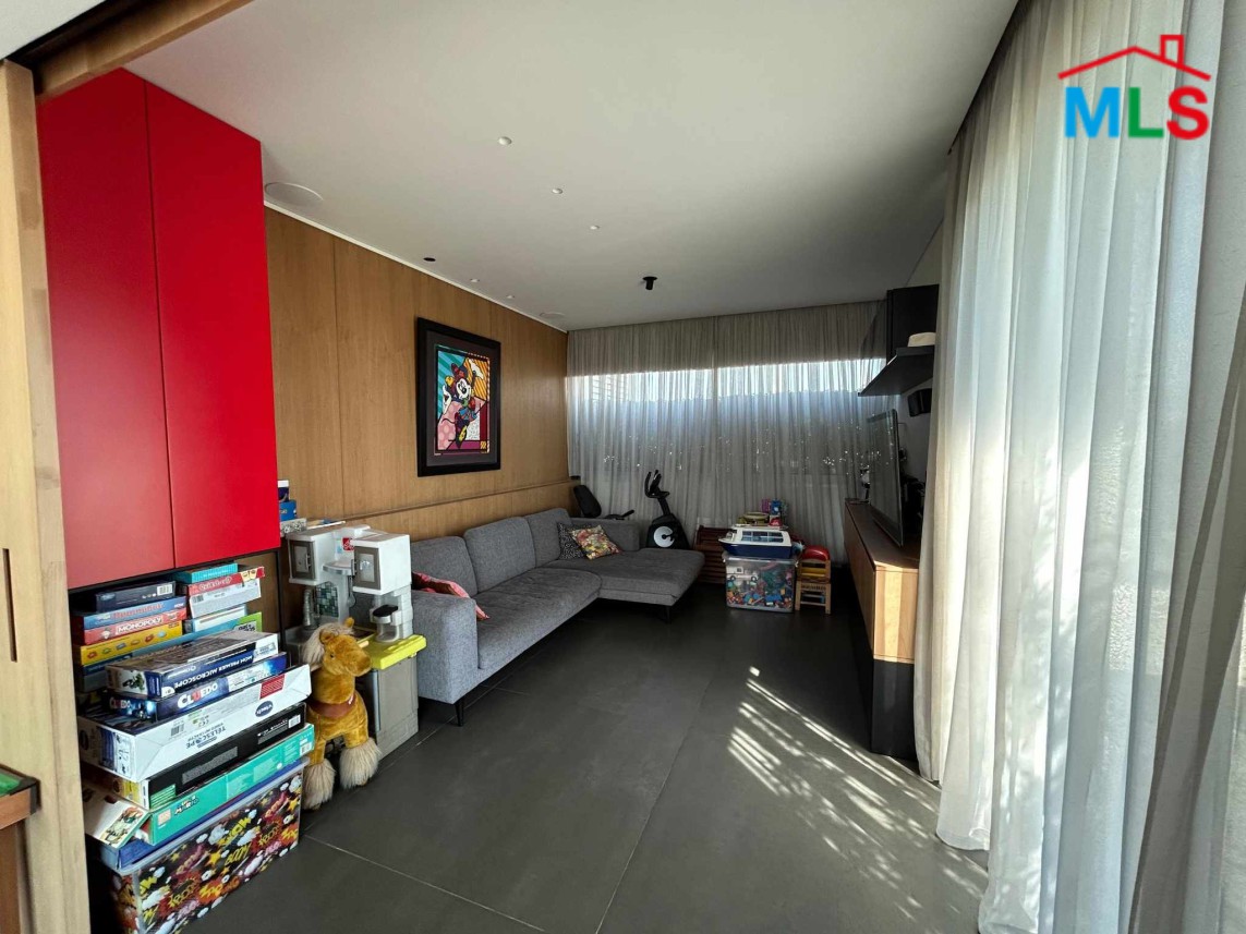 Penthouse with Terraces and Mountain City View For Sale in Achrafieh, Rizk