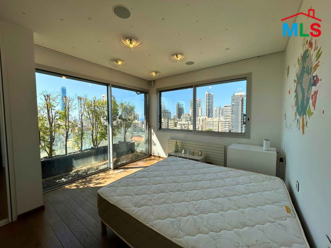 Penthouse with Terraces and Mountain City View For Sale in Achrafieh, Rizk