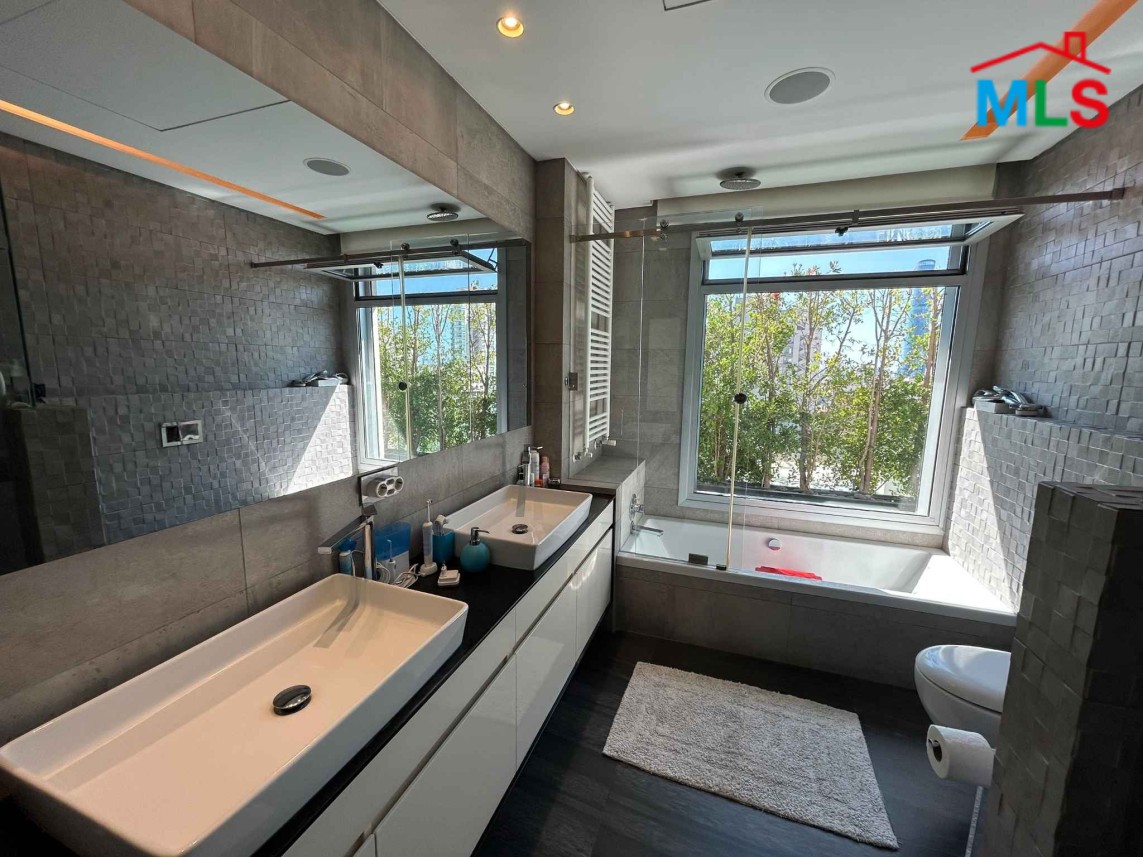 Penthouse with Terraces and Mountain City View For Sale in Achrafieh, Rizk