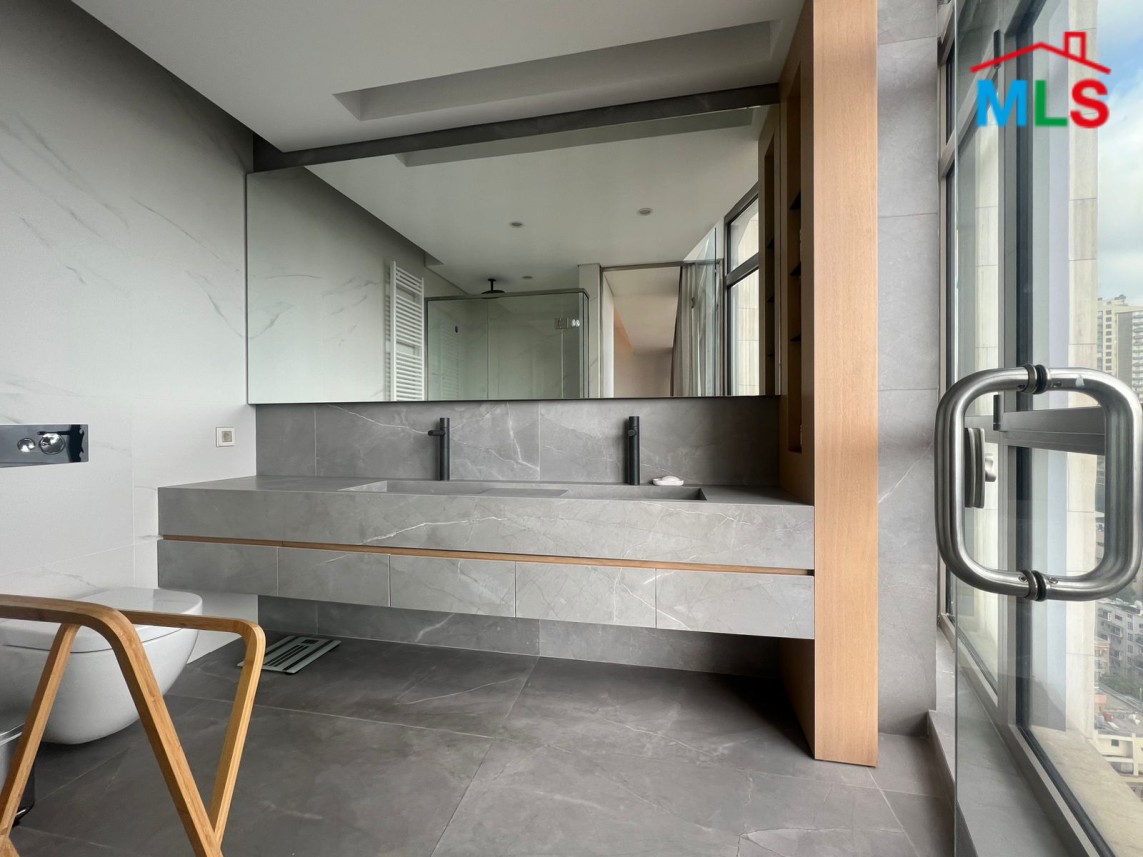 Luxurious Living! High-End Apartment with Sea & City View For Sale in Gemmayzeh