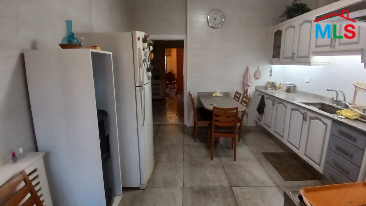 Spacious Apartment With Terrace For Sale in Aoukar