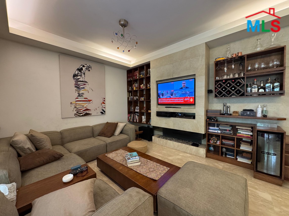 Fully Decorated Apartment For Sale In A Luxurious Building in Mansourieh