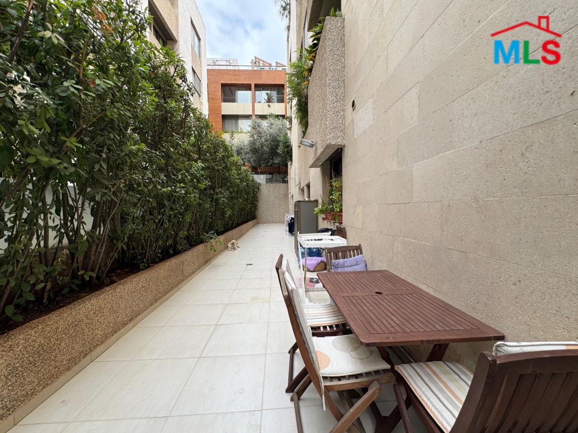 Fully Decorated Apartment For Sale In A Luxurious Building in Mansourieh