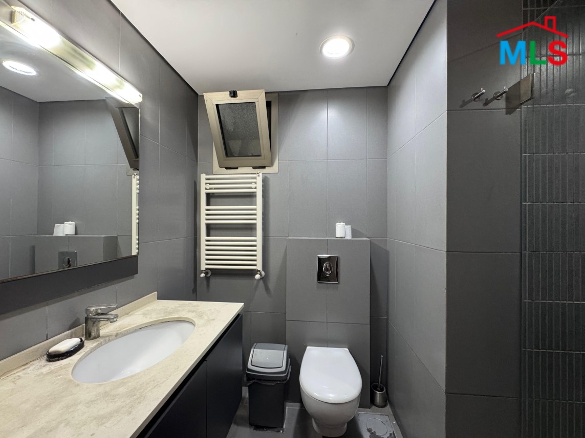 Fully Decorated Apartment For Sale In A Luxurious Building in Mansourieh