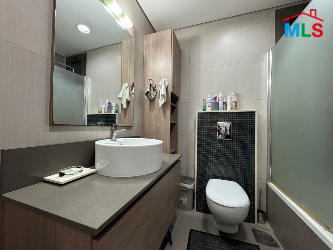 Fully Decorated Apartment For Sale In A Luxurious Building in Mansourieh