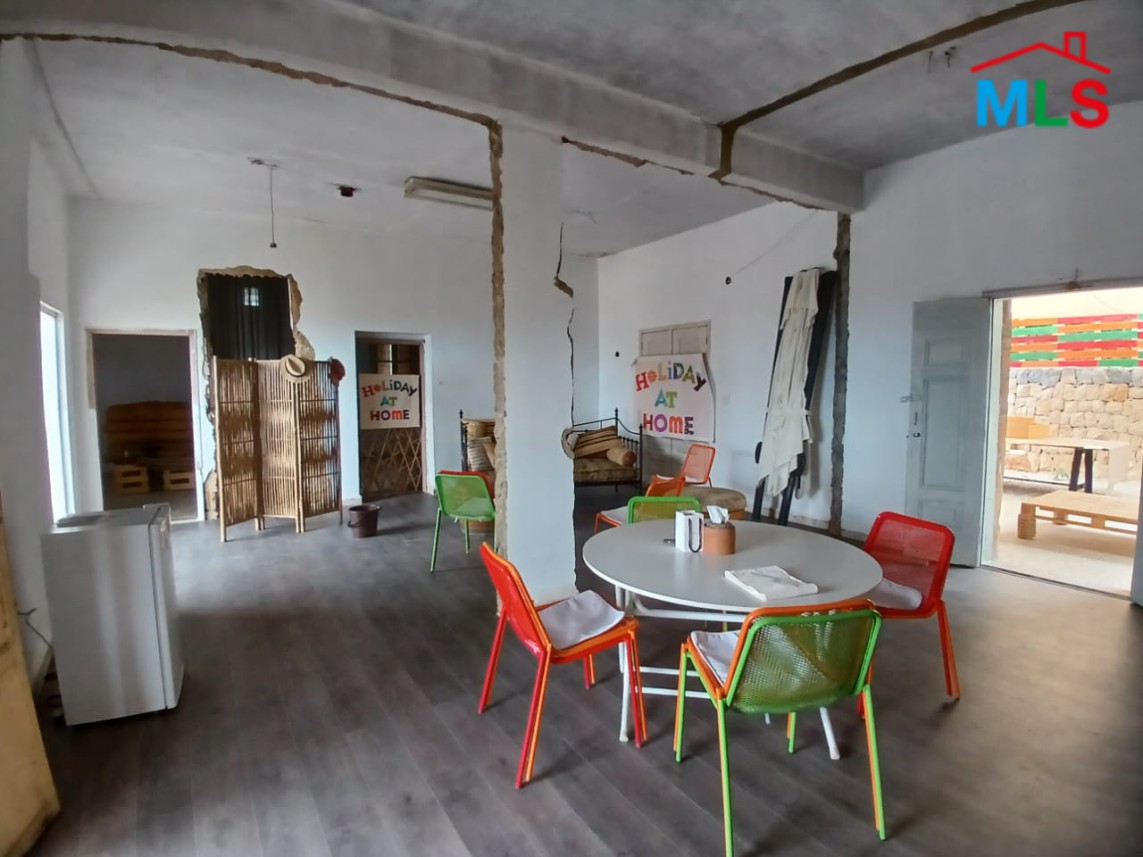 1,088 SQM Old House With Land For Sale in Beit Chabeb