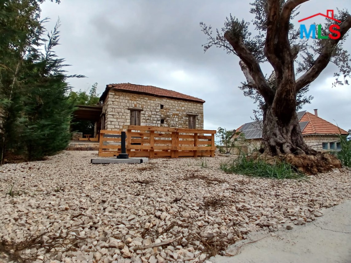 1,088 SQM Old House With Land For Sale in Beit Chabeb
