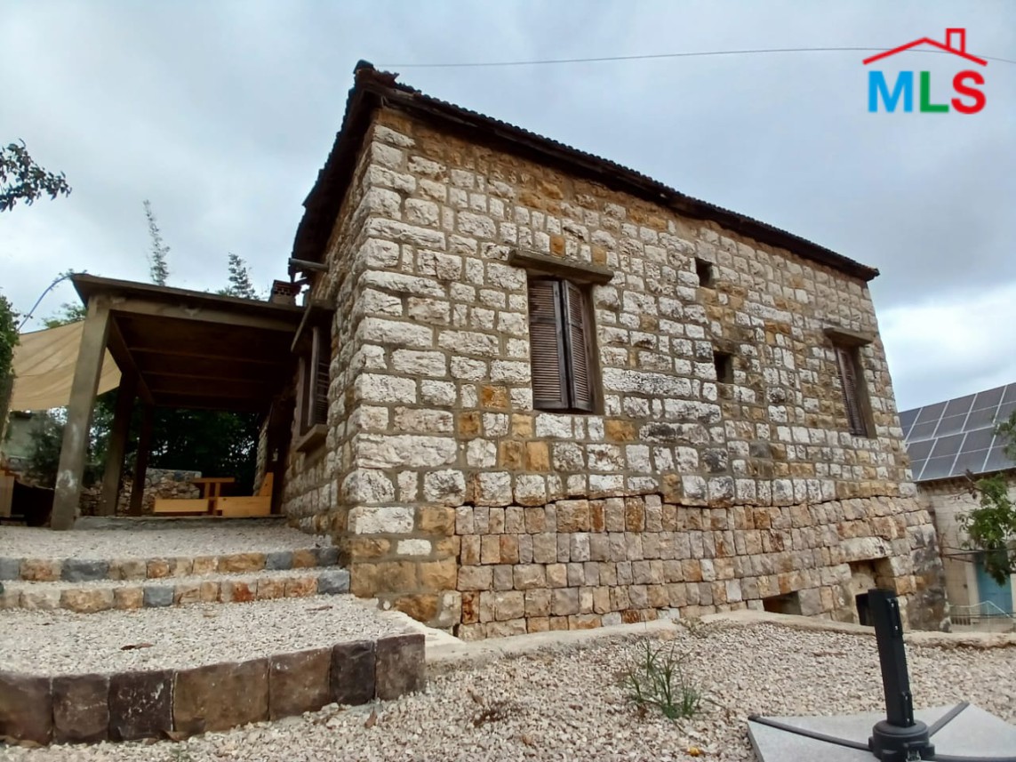 1,088 SQM Old House With Land For Sale in Beit Chabeb