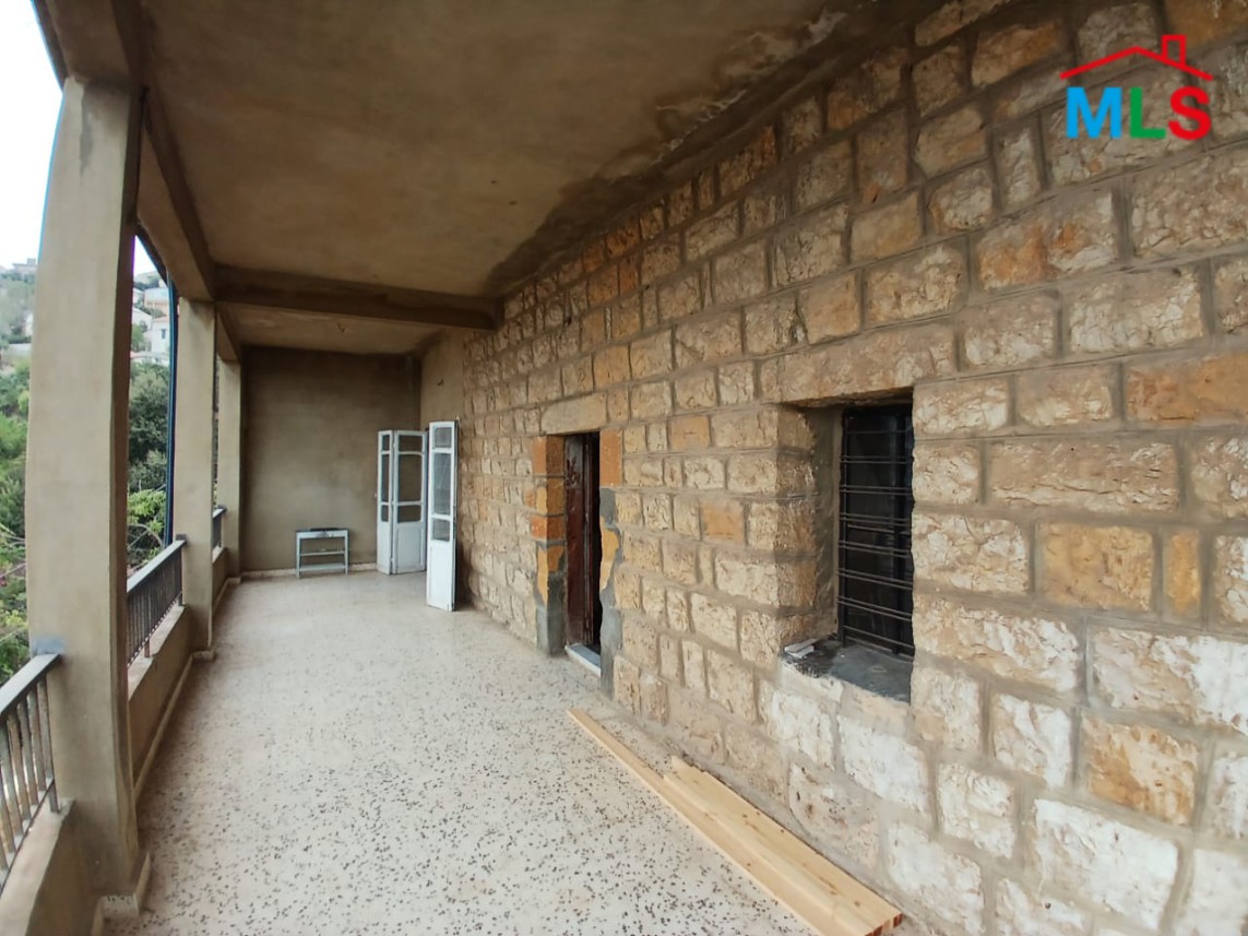 1,088 SQM Old House With Land For Sale in Beit Chabeb
