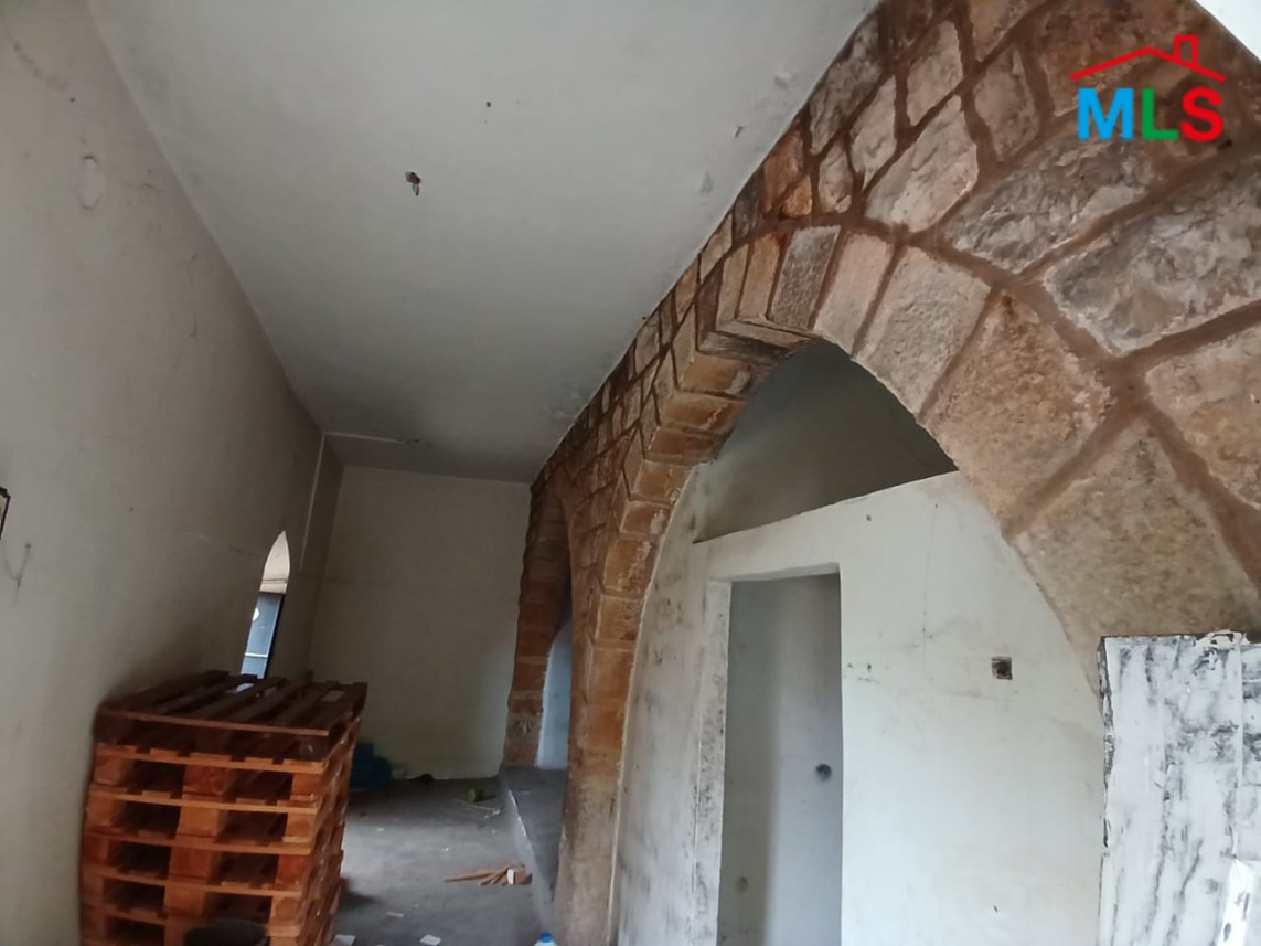 1,088 SQM Old House With Land For Sale in Beit Chabeb