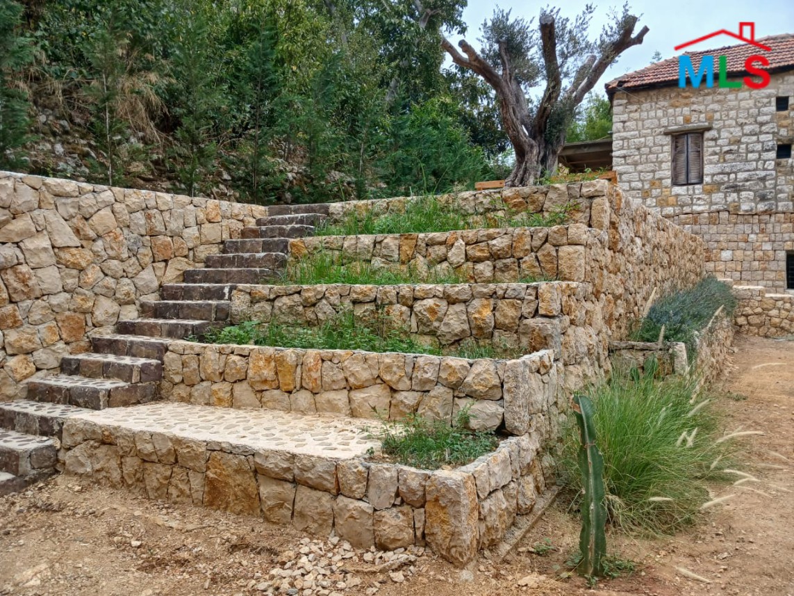 1,088 SQM Old House With Land For Sale in Beit Chabeb