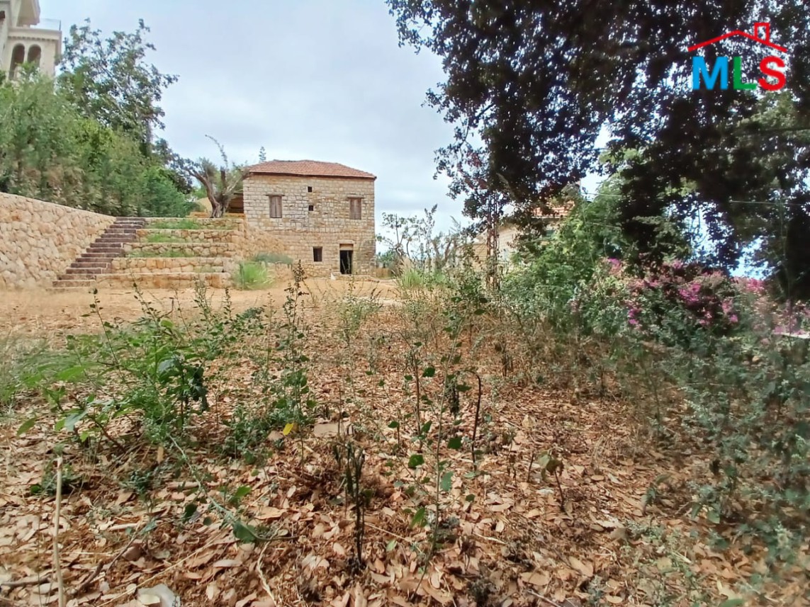1,088 SQM Old House With Land For Sale in Beit Chabeb
