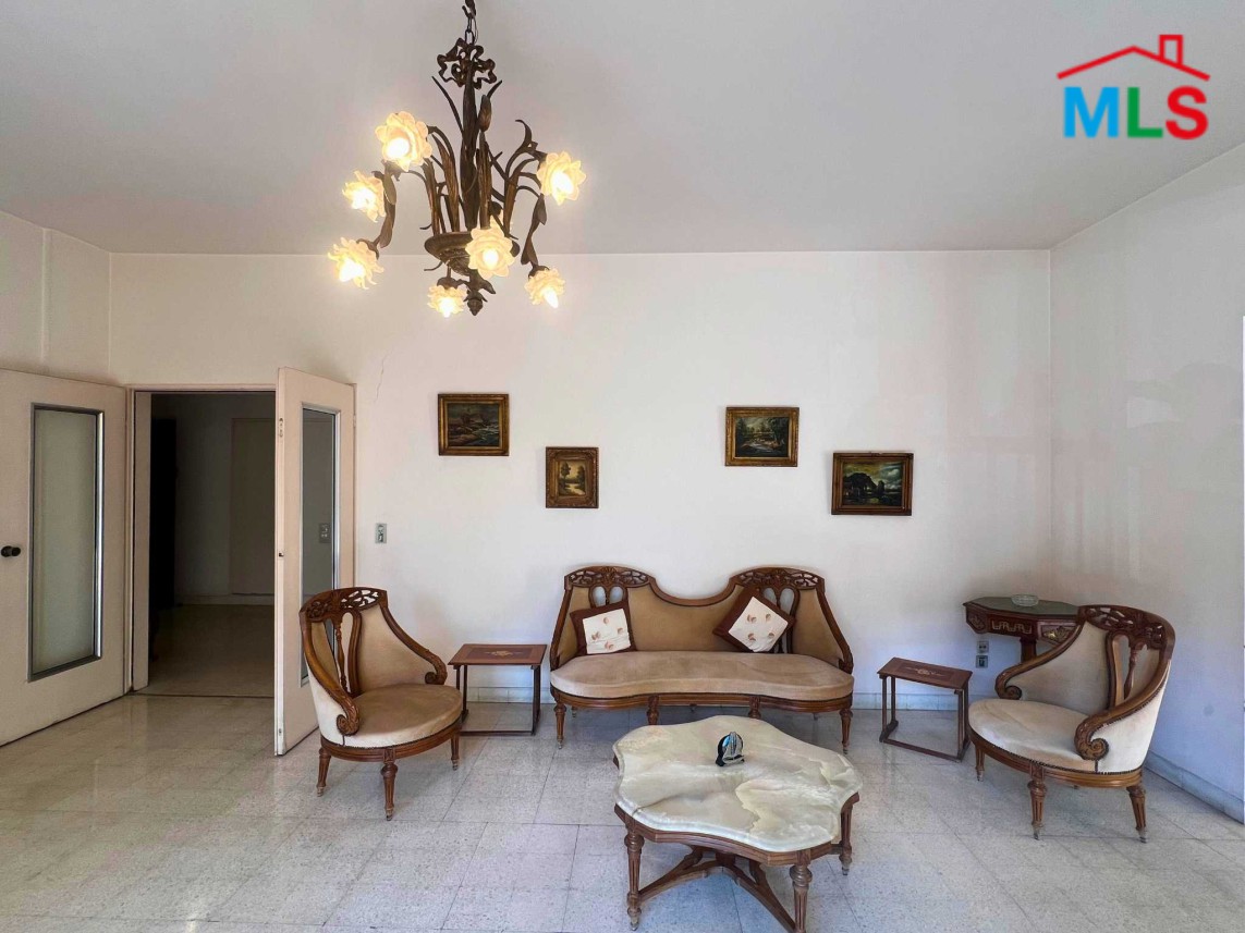 Bright 4-Bedroom Apartment For Sale in Achrafieh, Sassine