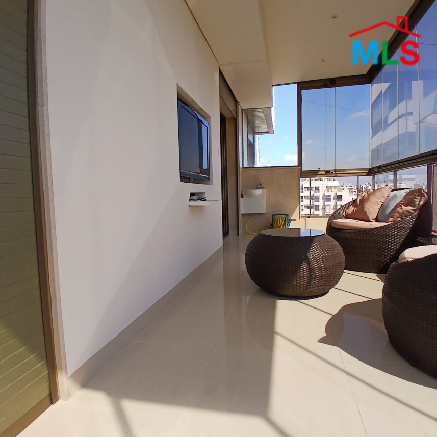3-Bedroom Apartment For Sale in Al Zarif, Ras Beirut