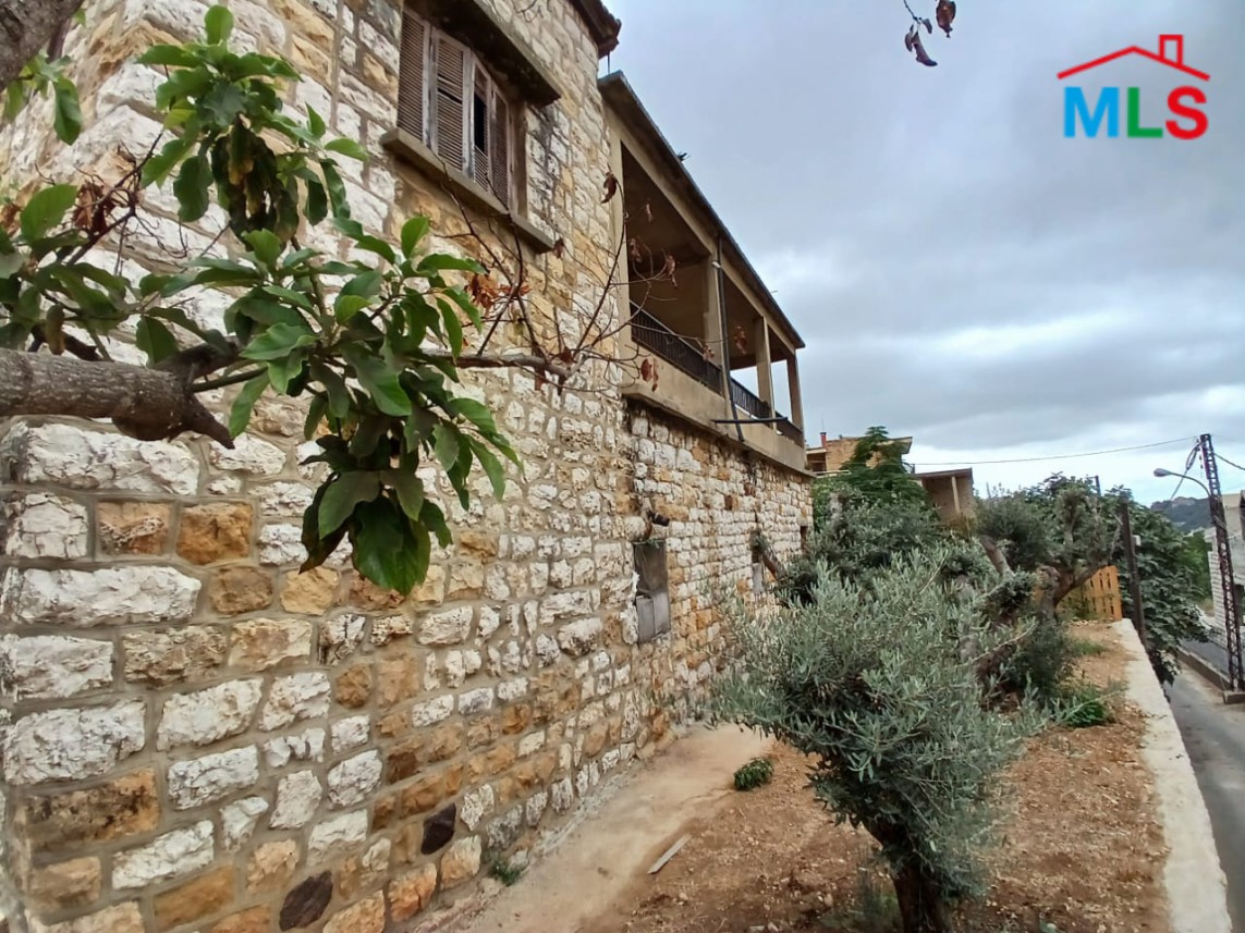 Land With Old House For Sale in Beit Chabeb
