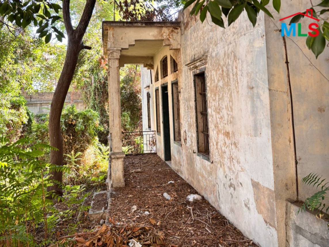 1,077 SQM Land For Sale in Achrafieh