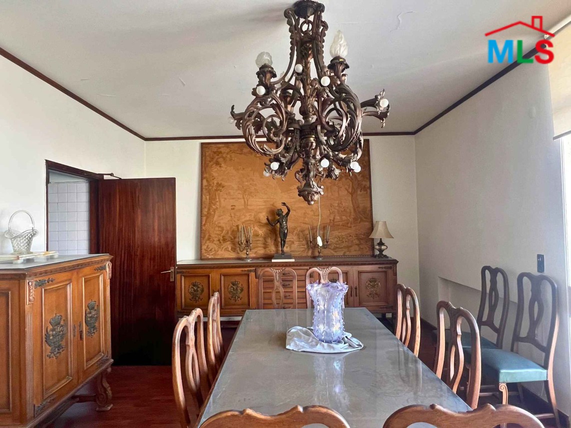 Bright & Spacious Apartment with Terrace For Sale in Achrafieh, Sassine