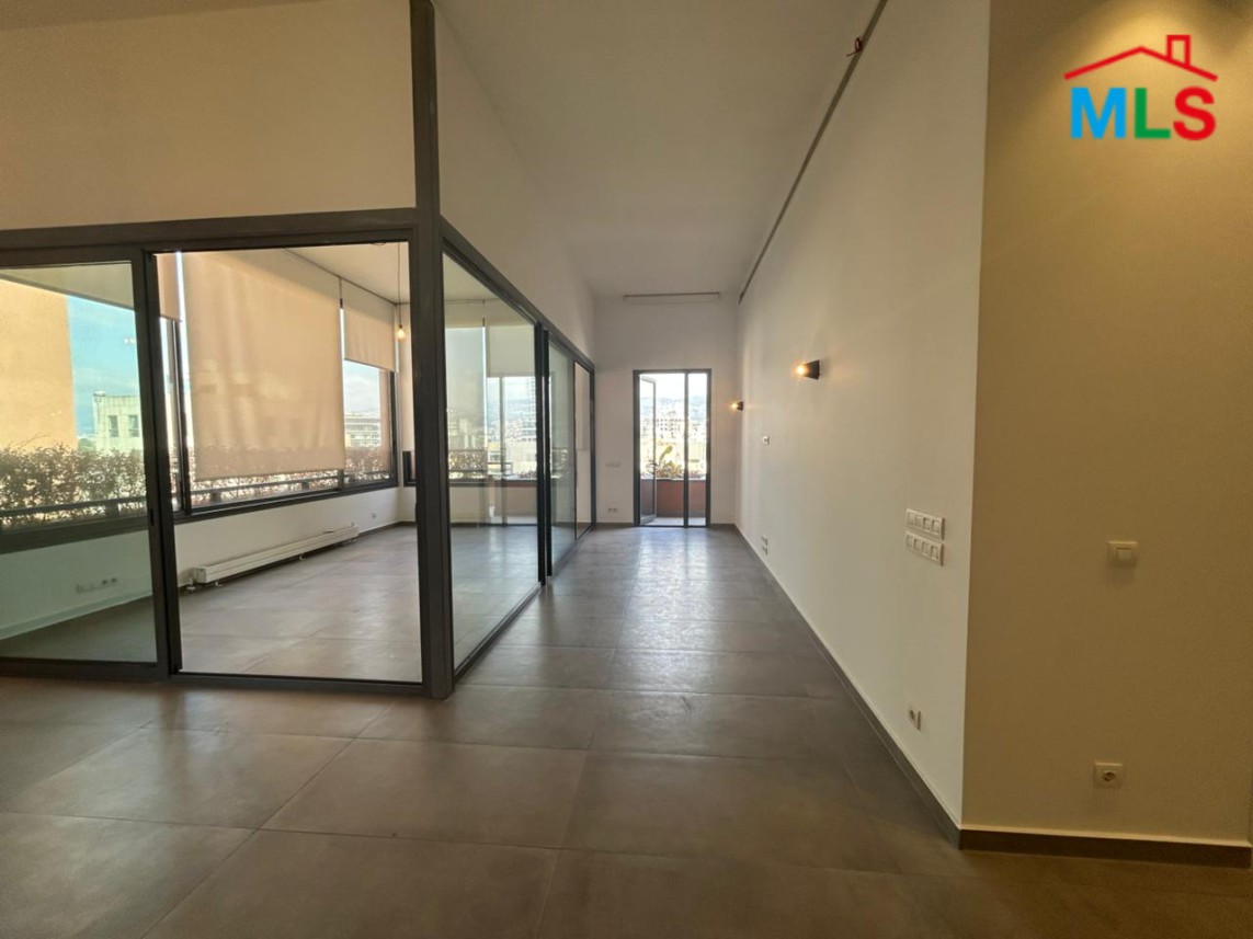 Beautiful Penthouse with Terrace & Pool For Sale in Badaro