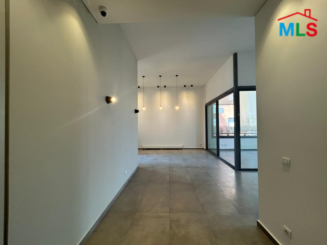 Beautiful Penthouse with Terrace & Pool For Sale in Badaro