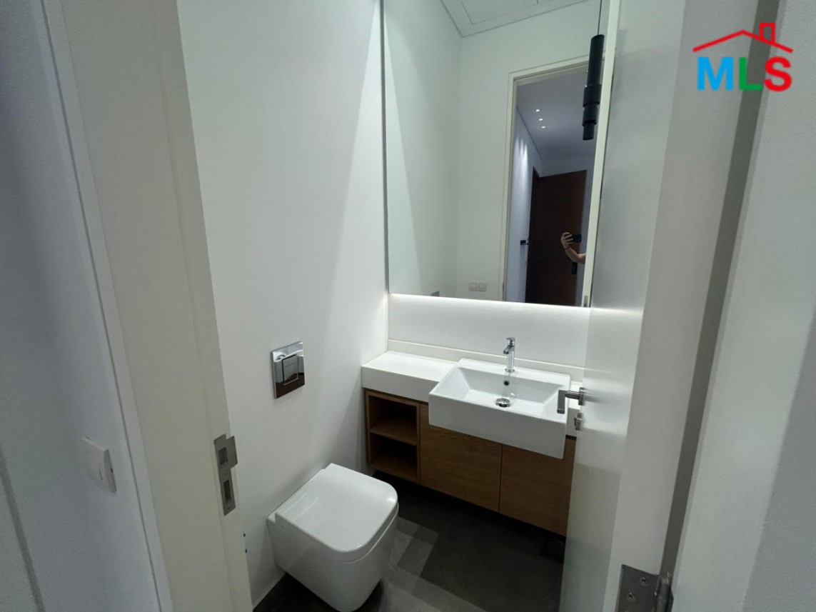 Beautiful Penthouse with Terrace & Pool For Sale in Badaro