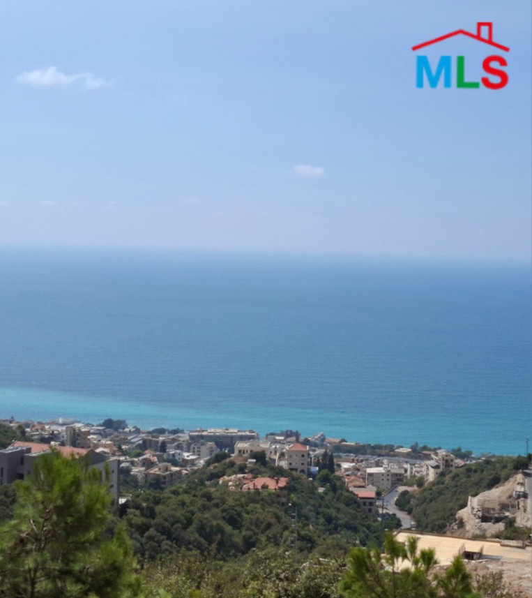 933 sqm Land For Sale in Halat