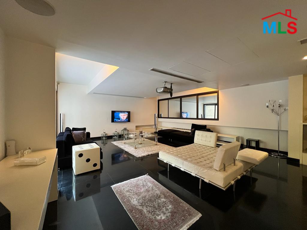 Luxurious Duplex Apartment With Terrace For Sale in Saifi