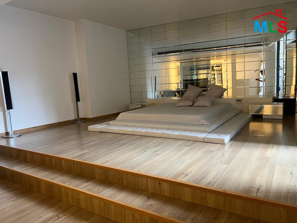 Luxurious Duplex Apartment With Terrace For Sale in Saifi