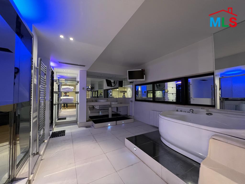 Luxurious Duplex Apartment With Terrace For Sale in Saifi