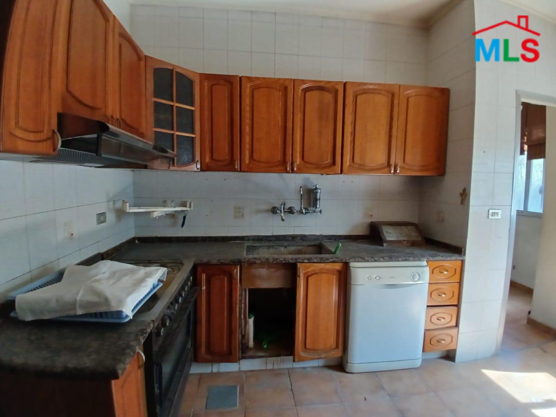 Spacious Apartment For Sale in Aoukar