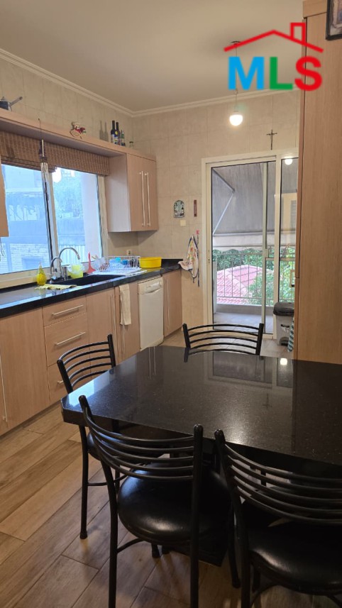 Decorated Apartment For Sale in Naccache