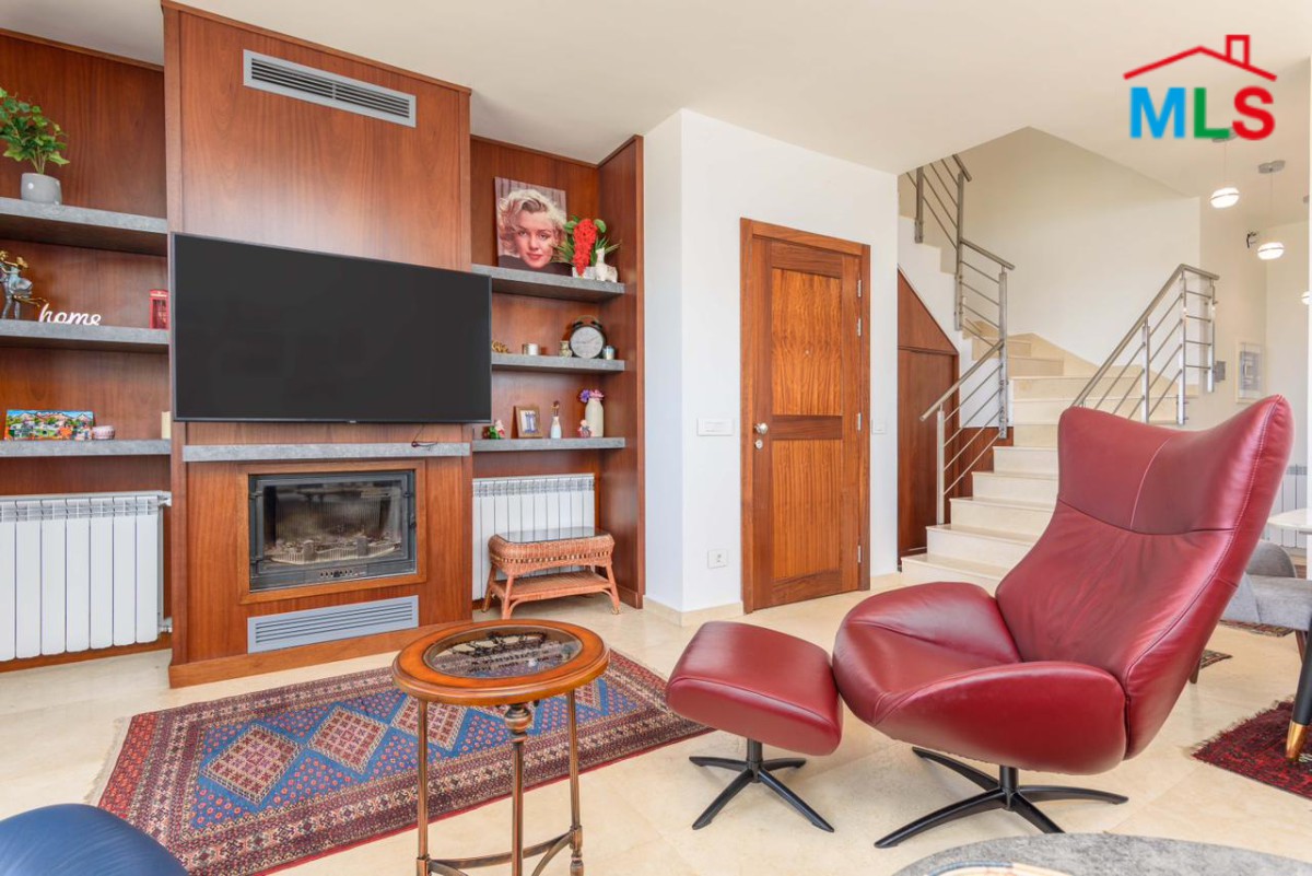 High-End Furnished Duplex Chalet For Sale in Fakra
