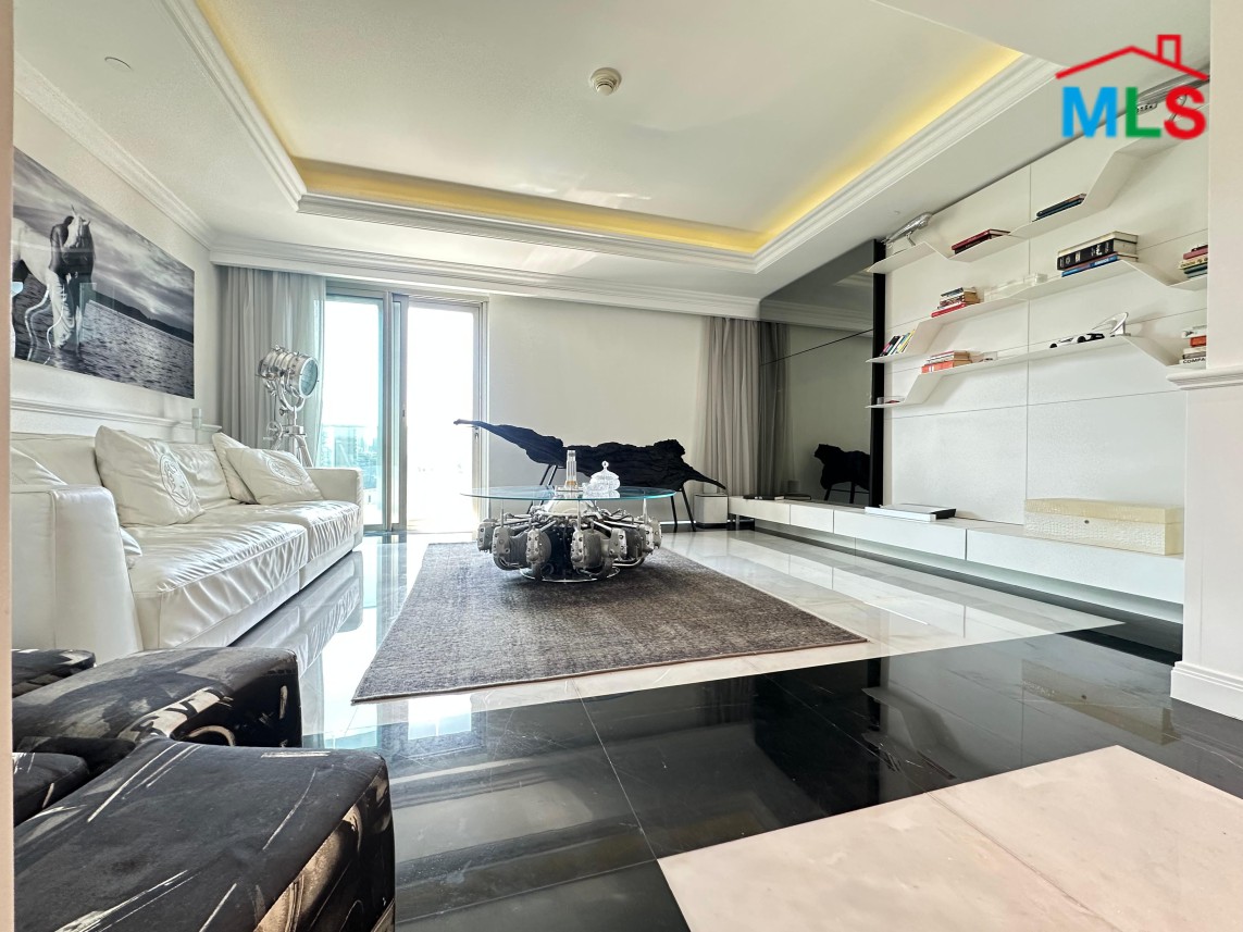 Apartment With Partial Sea view For Sale in a Prestigious Tower in Down Town