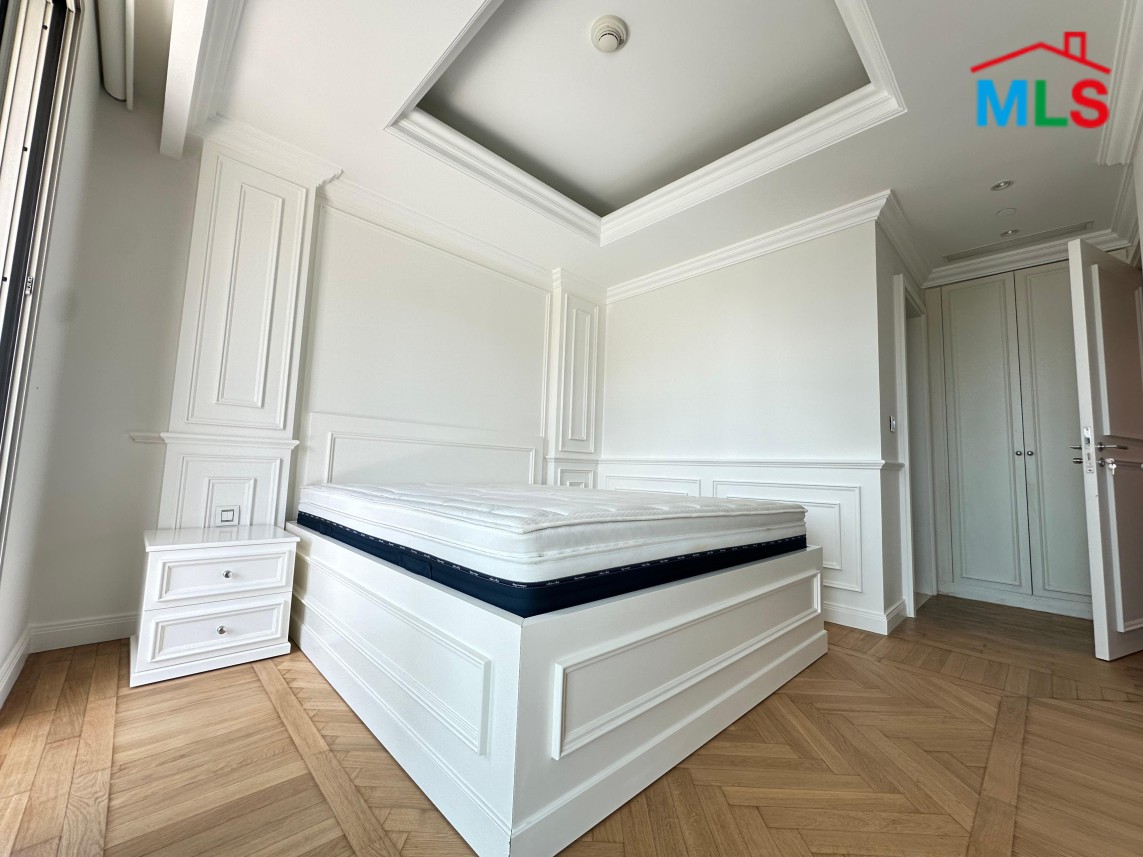Apartment With Partial Sea view For Sale in a Prestigious Tower in Down Town
