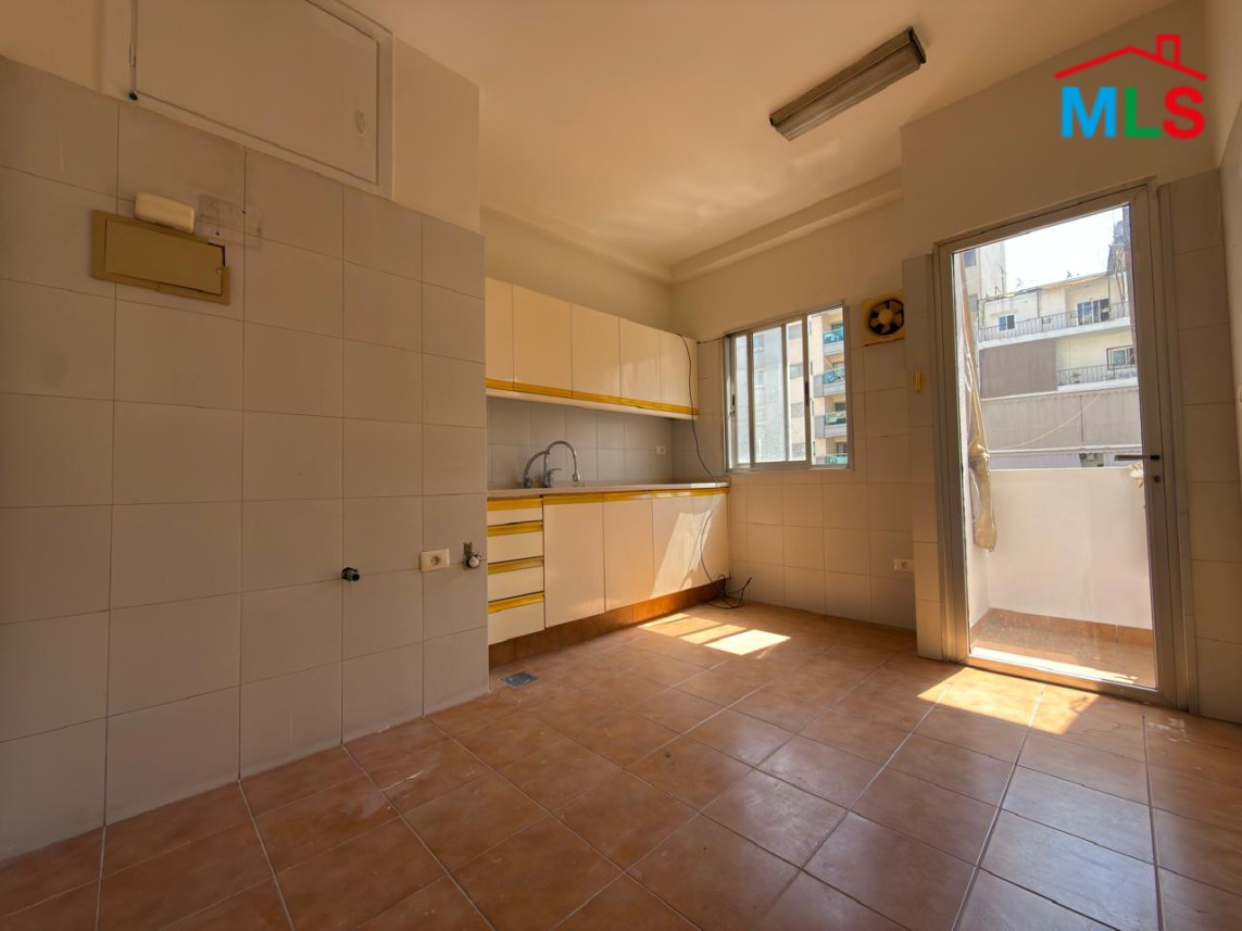 Exclusive! Bright & Sunny Apartment For Sale in Achrafieh, Fassouh