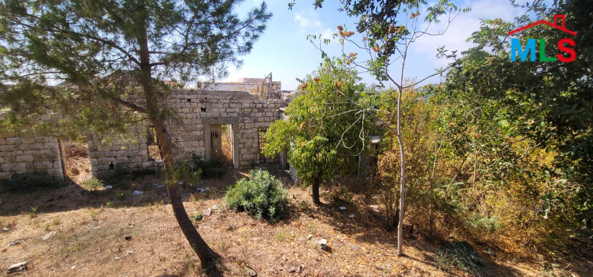 Land Including Old House For Sale in Ain El Rihani