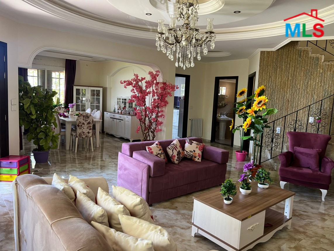 Duplex Villa With Garden For Sale in Rwayset Sawfar, Aley
