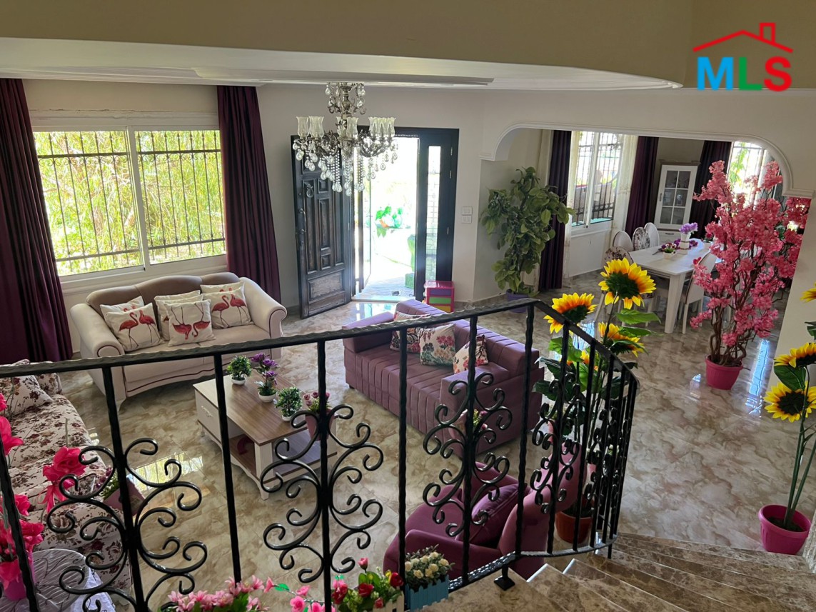 Duplex Villa With Garden For Sale in Rwayset Sawfar, Aley