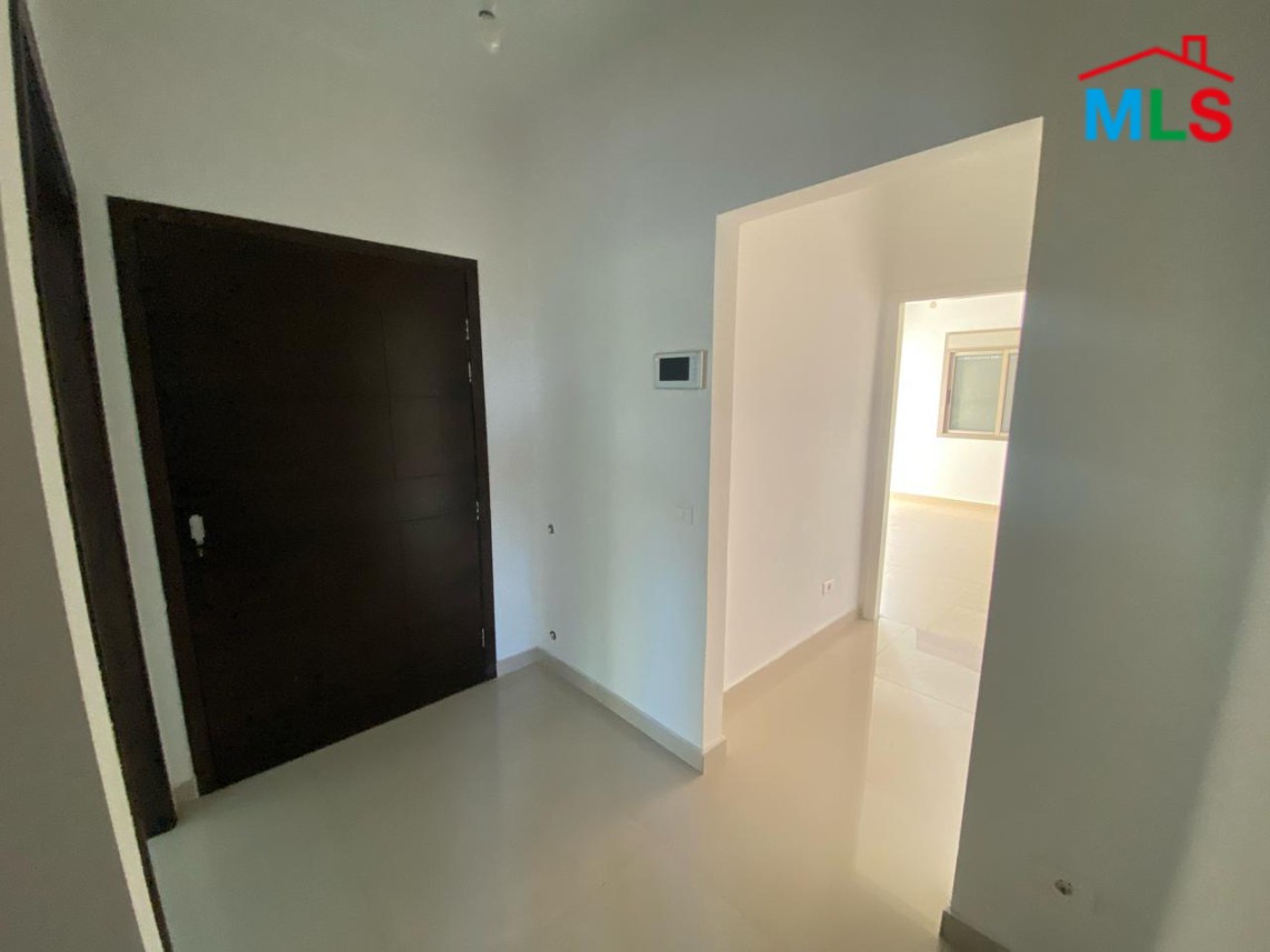 Apartment With 150 SQM Roof For Sale In Dik El Mehdi